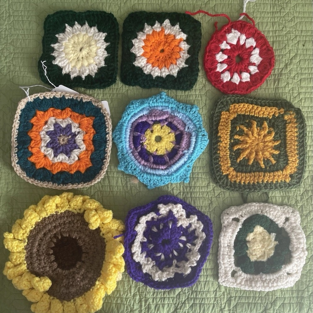 SET OF 9 CROCHET GRANNY SQUARES - COLORFUL ROUND/SQUARE & SUNFLOWER - CUTE CRAFT